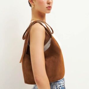 Small Vittoria Tote suede Tan